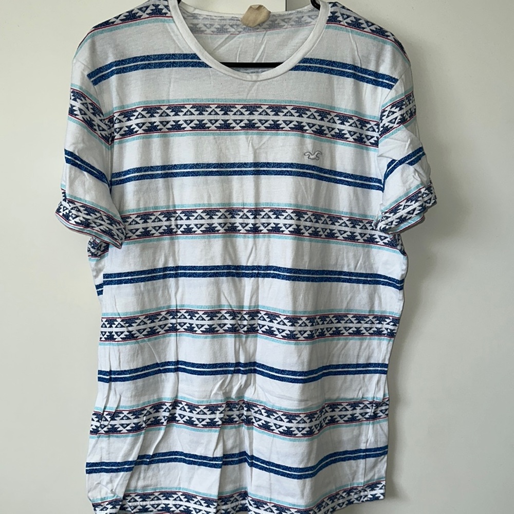 Hollister tee